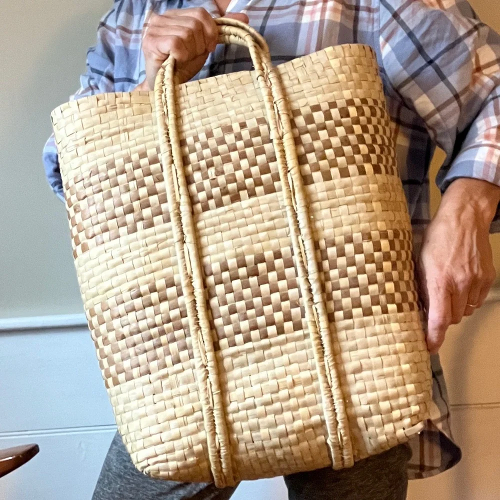 Woven Tote 16”x11.5”5” With 3” Rise Handle EUC